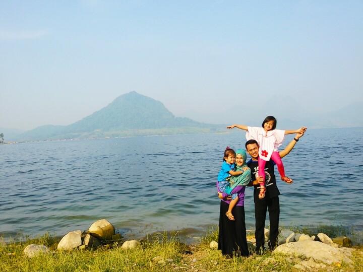 jesynjez's tweet photo. Liburan ala dadakan nyonk hahaa RT @dhea_reatha: Wew.. Gak ngajak2 mau liburan.. 😜😜😜 RT @jesynjez: http://t.co/YErqX8XK8v