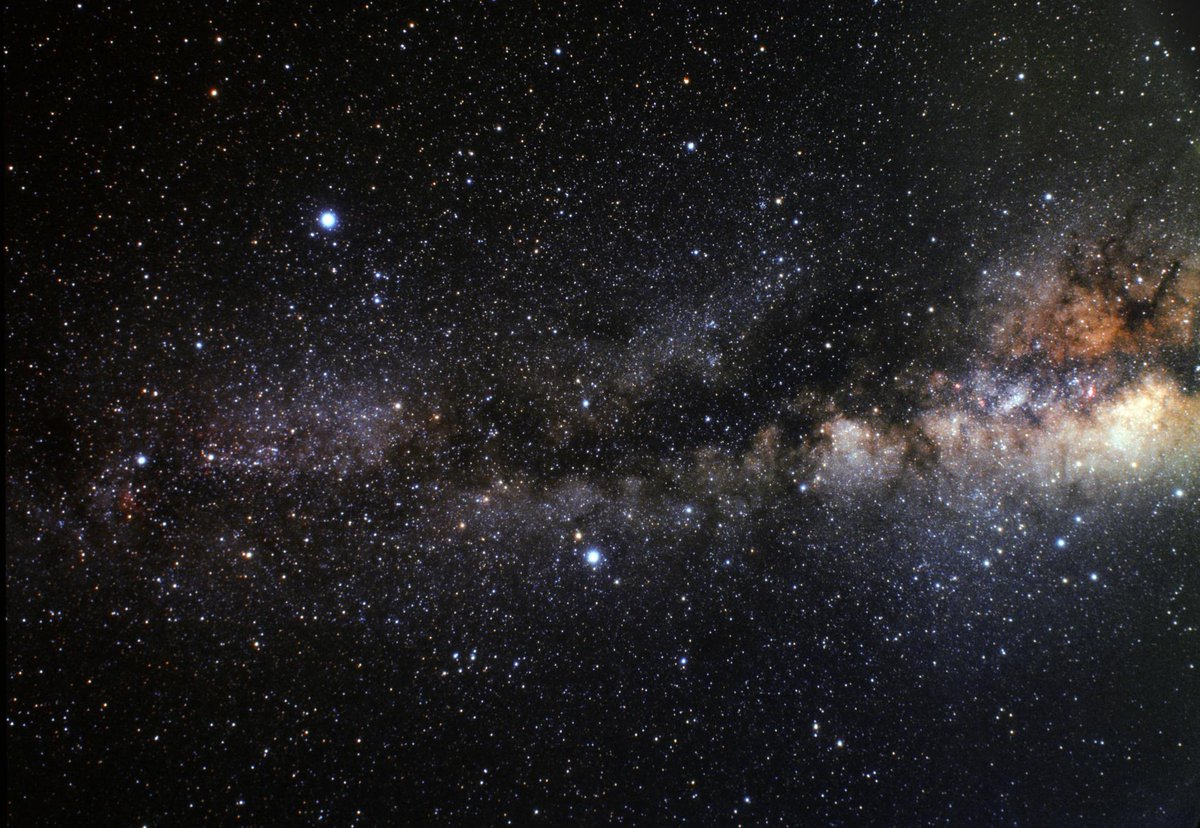 ThePigTimes's tweet photo. L'une des conséquences d'un séjour prolongé dans l'espace est une baisse de la vision de près. http://t.co/9YJZzkQf8r