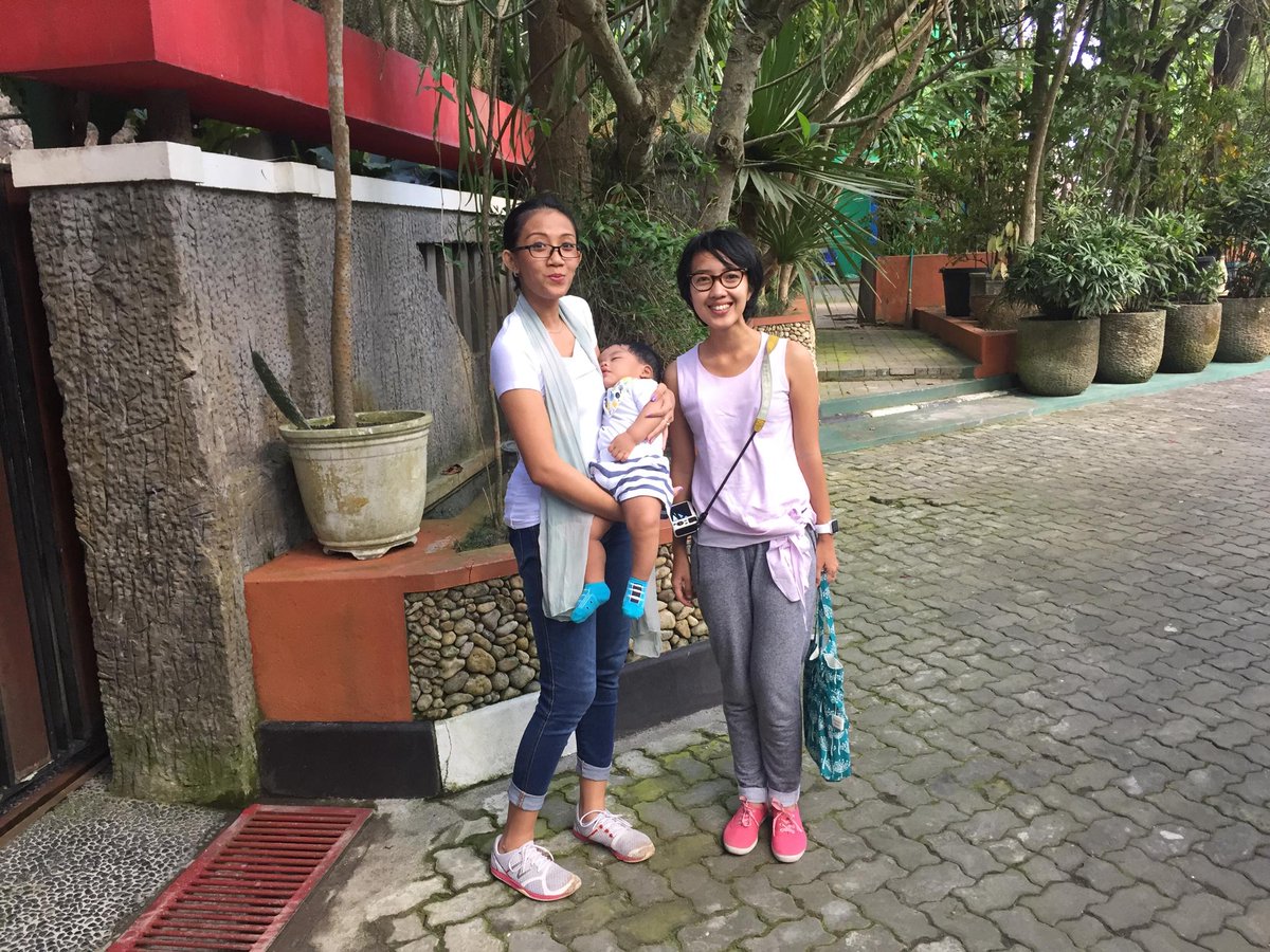 Kemaren ga disangka ga dinyana ketemu <a href="/titatutu/">Tutu</a> 😅😅 Dunia sungguh sempiiiit!