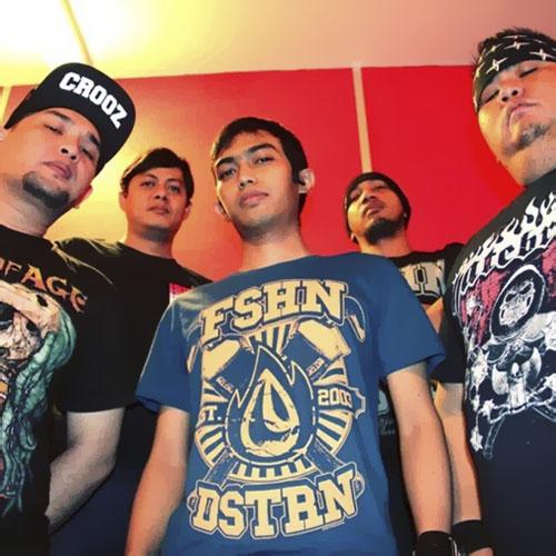 Single Baru, <a href="/paperHCgangster/">PaperGangster</a> Gaet Vicky Burgerkill bit.ly/1MVNoB3 #CoklatNews