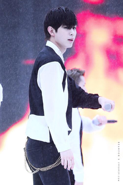 NoypiRP's tweet photo. [ verified ♡ ] vixx's hongbin @REDBEANS___93 ♡ Welcome and please follow all the members! # hakyeon itim. HAHAHAJK ♡ http://t.co/EMGcGksCDJ