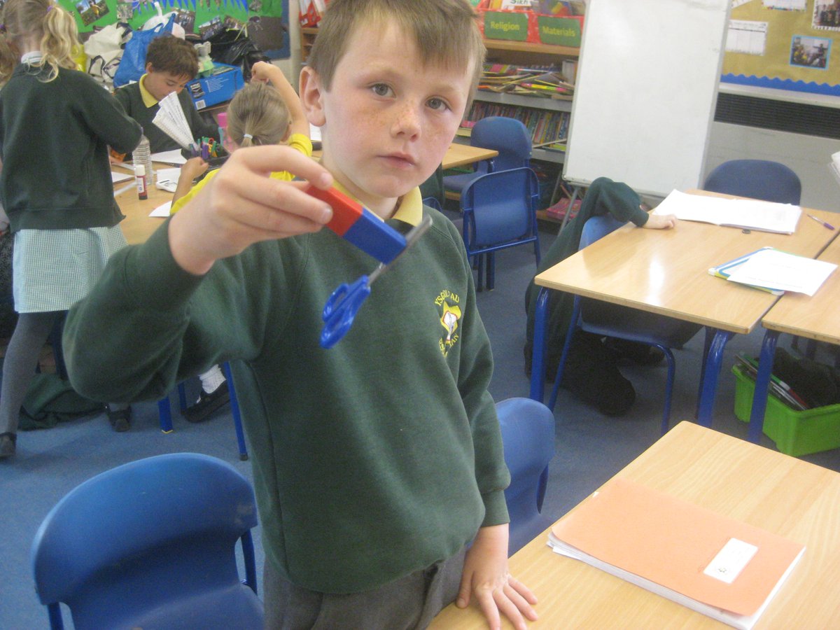 esgobmorgan's tweet photo. An exciting morning finding out what is magnetic in our classroom @CaST_Cymru  #science #magnets http://t.co/nbZsmPibfZ