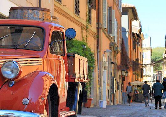 thetourguy's tweet photo. We love this city! #RomeOurWay @italyduchess http://t.co/69Pqx3NI0E
