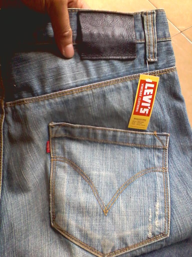 levis red loop collection