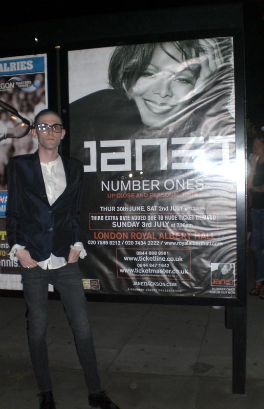 gual89's tweet photo. che bei ricordi <3 #JanetJackson #LONDON2011 #royalAlbertHall http://t.co/UMpuJImHOa