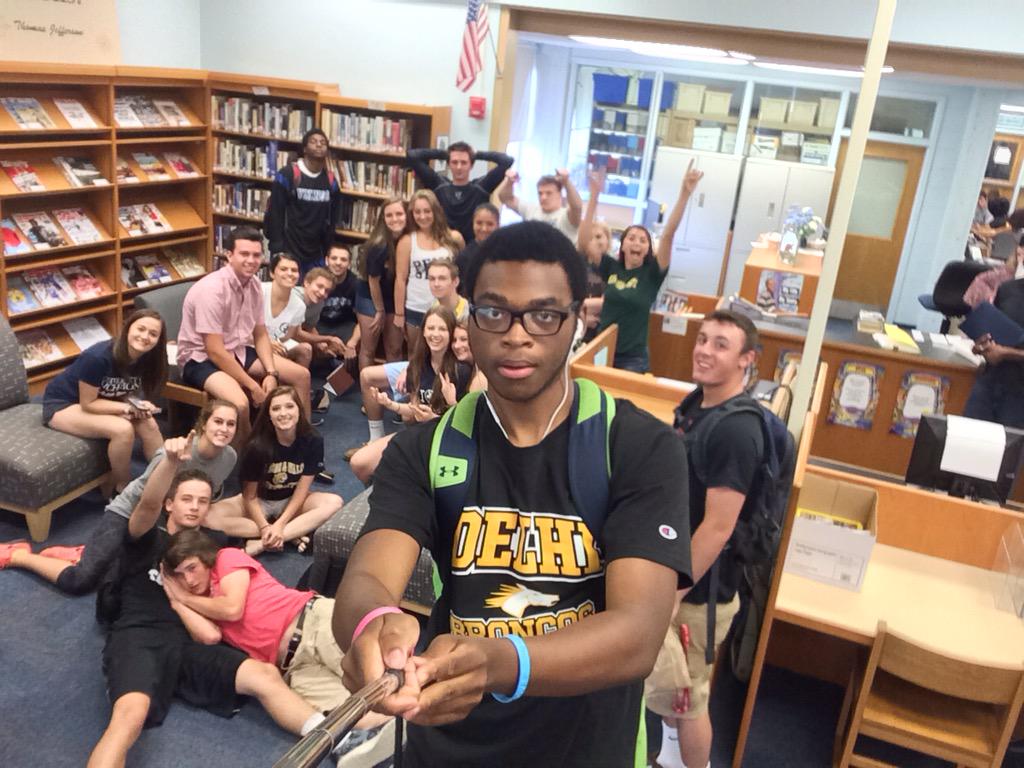 __showtime_jb's tweet photo. 2nd period study hall #2k15Graduates http://t.co/cekp9qC4Kc