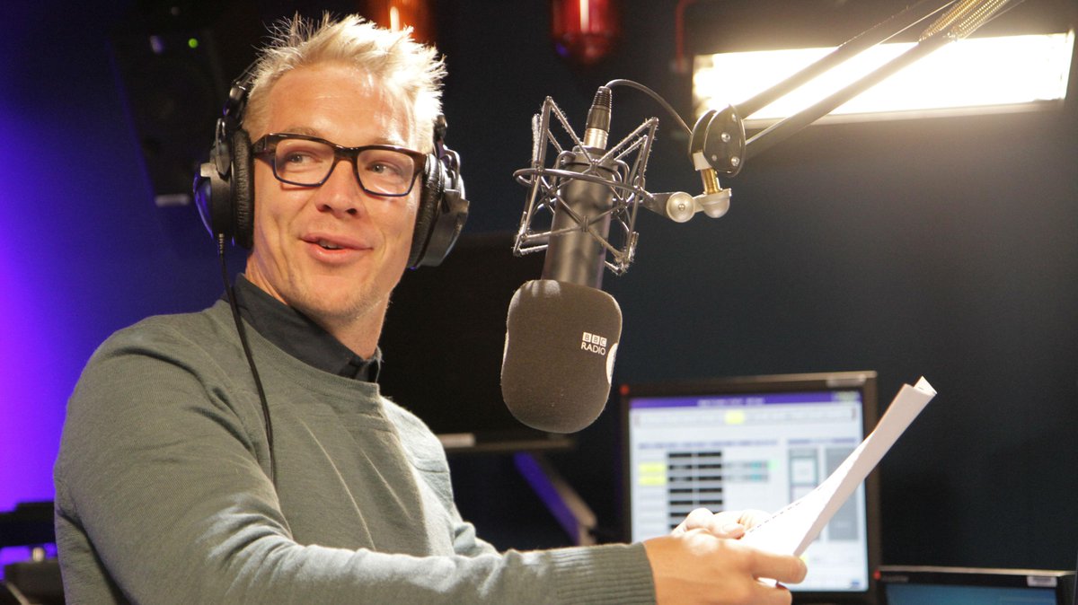 BBCR1's tweet photo. Hold onto that weekend feeling with the best mixes across the week from @R1Dance http://t.co/ybRqgdrNMu http://t.co/Q1yjgHy5sq