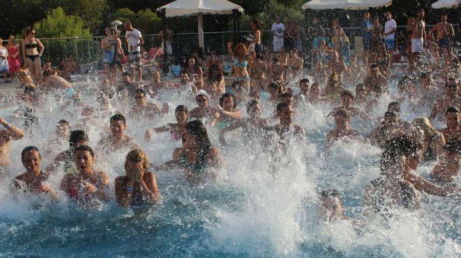 A3Noticias's tweet photo. Ritmos latinos, playa y fiesta: ¿Quieres un pase para el Cullera Salsa o para el Benidorm BK?
http://t.co/Ei8FnoJ5GL http://t.co/F4GzGgL7r3