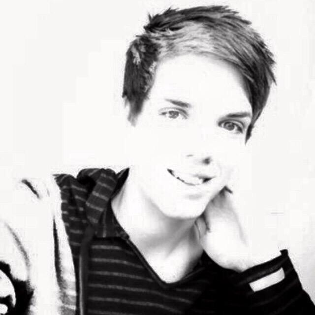 Follow my Prince Charming @khunterxxx :) #cuteboy #boyfriend #twink http://t.co/MjVQqXdfm3