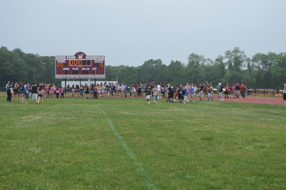 KingsParkHS's tweet photo. Final Senior Countdown. Best of luck to the Class of 2015! http://t.co/EBPK6yKLOM