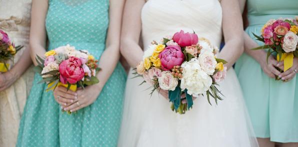 stylemepretty's tweet image. M’dears, this is what happens when traditional elegance meets modern whimsy: 
stylemepretty.com/little-black-b… @APaschalPhoto