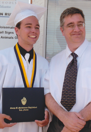 NCSA_IceHockey's tweet image. Congrats to @weisenmiller_13 on graduating and best of luck at State! Show him some Spartan hospitality @Kellz_A_Tron