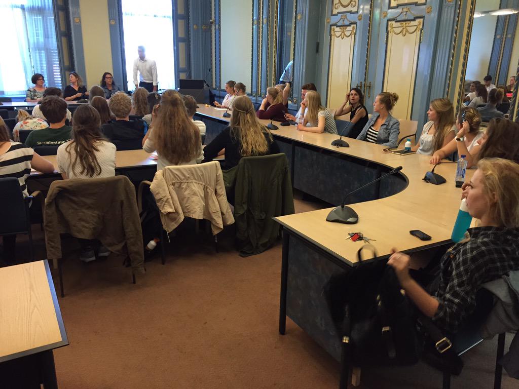 michellejansen8's tweet photo. @UUCareerService Bijeenkomst studieverenigingen over de plannen van @UniUtrecht tav Career Services http://t.co/B5Ugsfj1l8