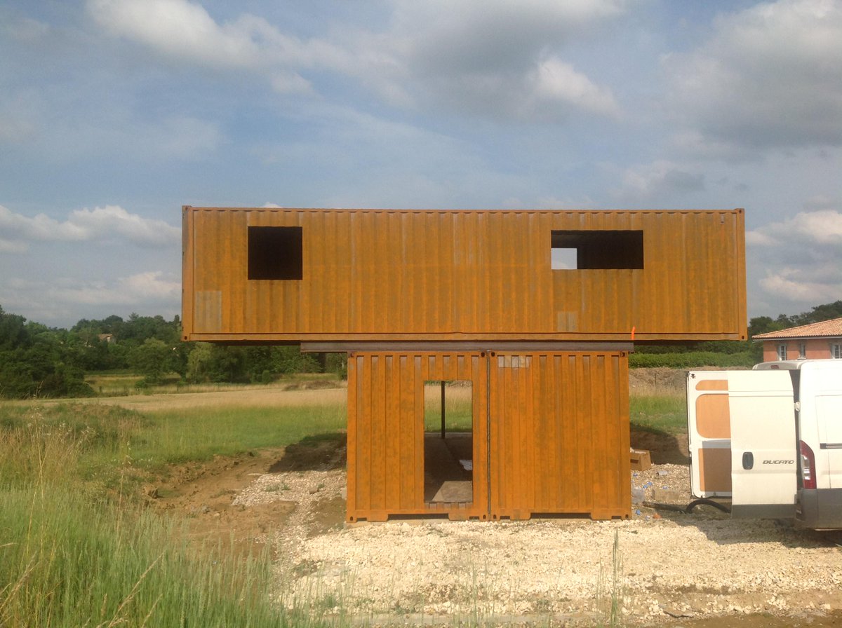 Containers31's tweet photo. Maison container. http://t.co/yhyaUvdoms