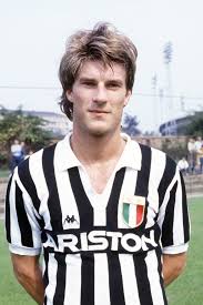 Oggi  compie 51 anni.

Happy Birthday   