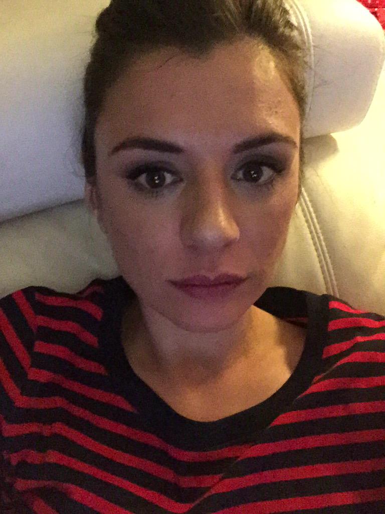 Selfie_Famous's tweet photo. Selfie de la fantástica actriz @MirenIbarguren que ahora podemos ver en la gran serie @ancladostv Que HONOR! Gracias😘 http://t.co/ExLqudGXWF