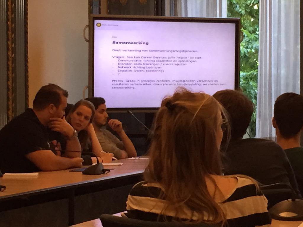 michellejansen8's tweet photo. @UUCareerService in vier groepen in discussie over samenwerkingsmogeljkheden http://t.co/I1UEfCb6oe