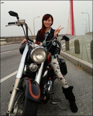 tweet : 【バイク女子】お洒落な女性バイカーの参考「動画」集 ...