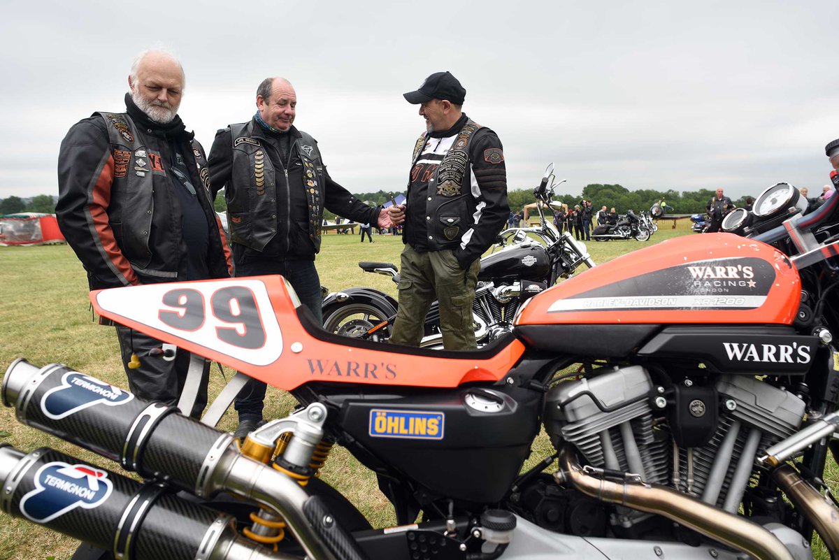 photofish1's tweet photo. Great day @RedhillAvFest despite the weather ! Hope the @kssairambulance  made lots of money ! Good job @WarrsCustoms http://t.co/HJpSdIuCTu