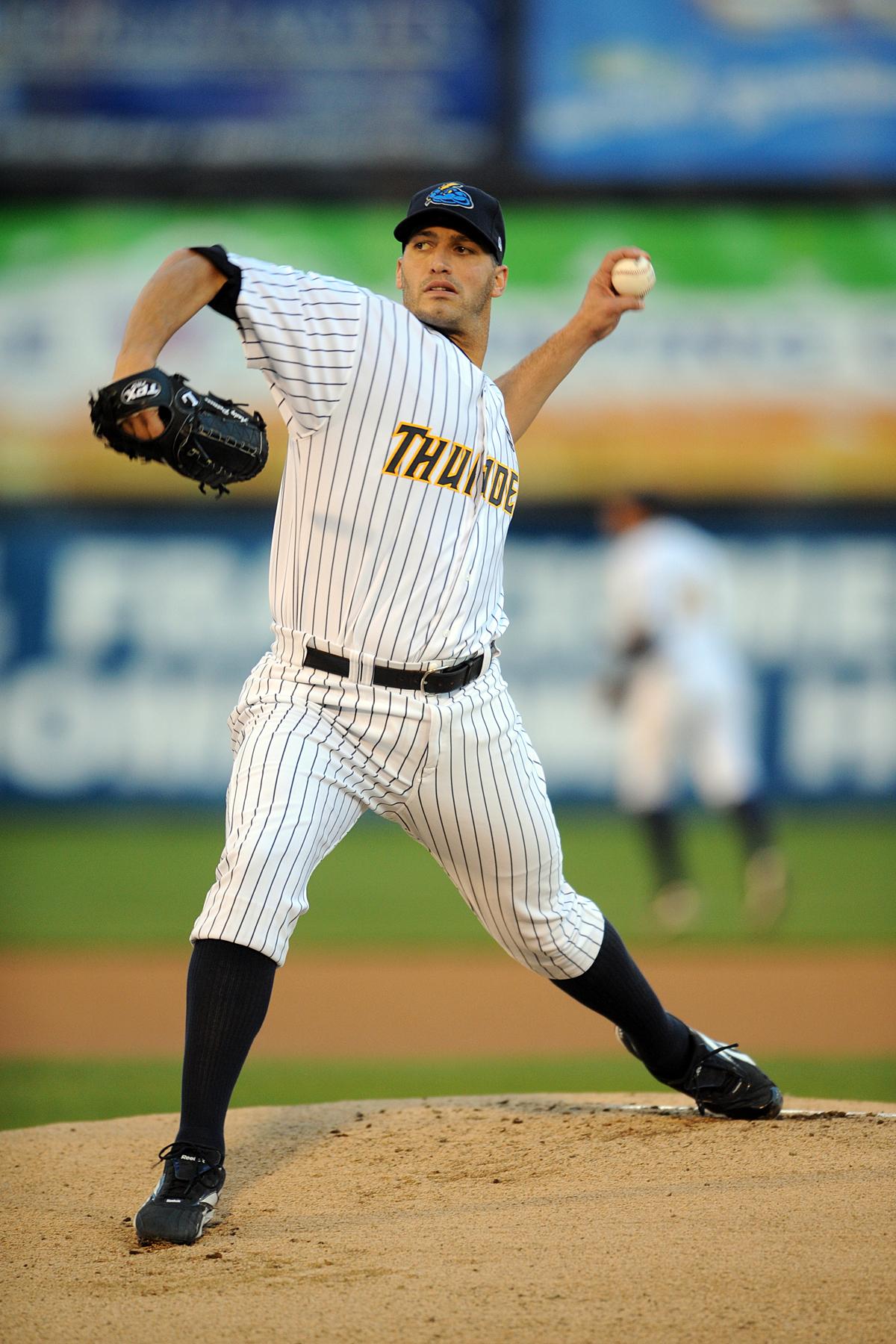 Happy Birthday to a great Yankee... Andy Pettitte.  He pitched for us in 2010 and again in 2012. 