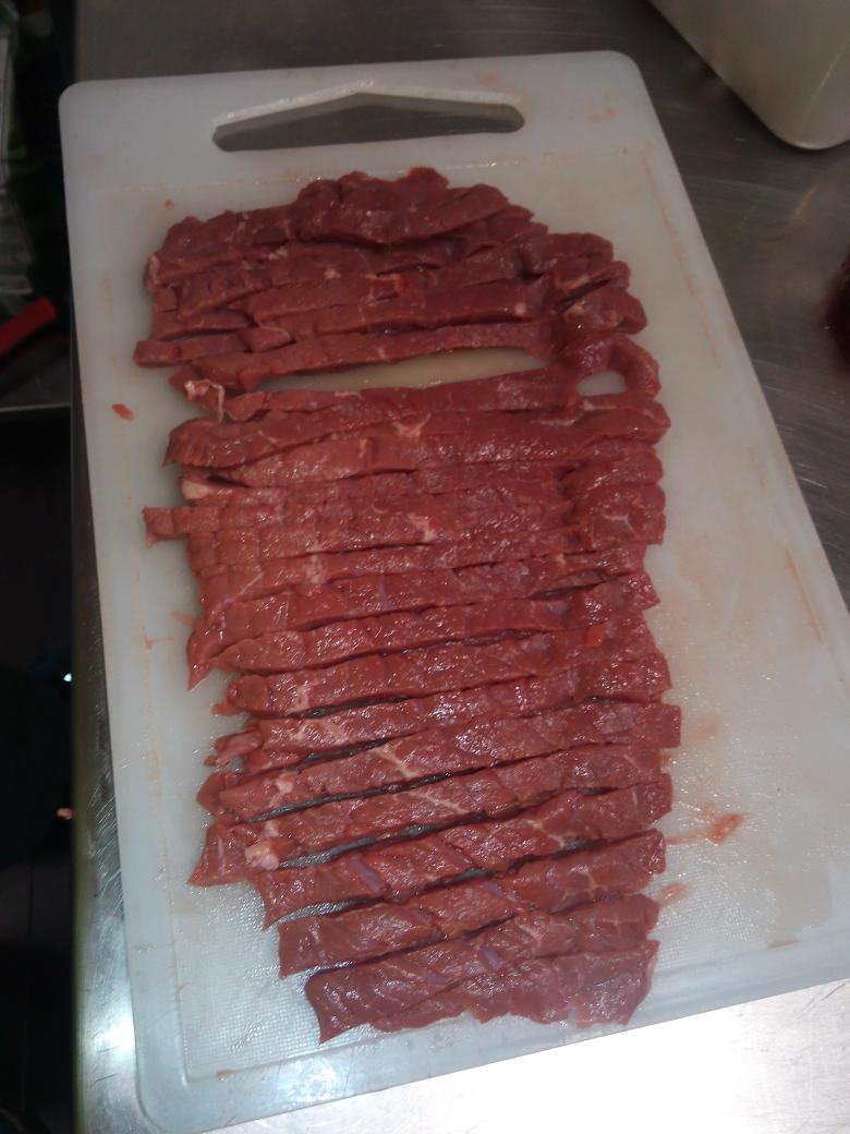 AncalaMary's tweet photo. Quieres conocer la carne que utilizamos para nuestro kebag?? http://t.co/tj4hXRi2wz