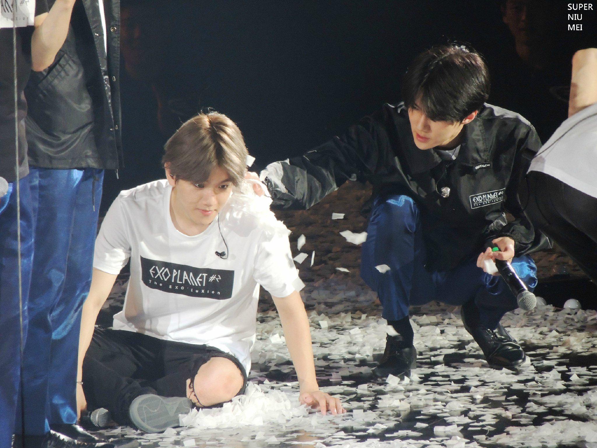 CHjNcLZVEAAMP8r.jpg:large