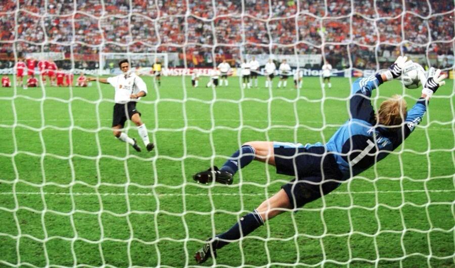 Happy birthday, legend Oliver Kahn! 