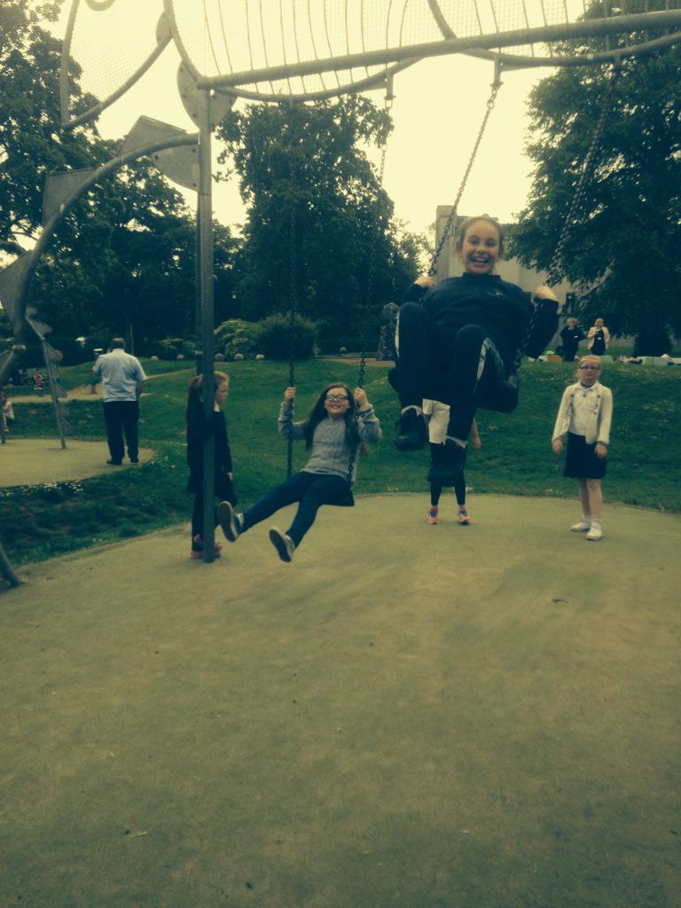 P5Ibrox's tweet photo. P5 had a fab day trip to Bellahouston park! #outdoorlearning http://t.co/ZObuHRHYpL