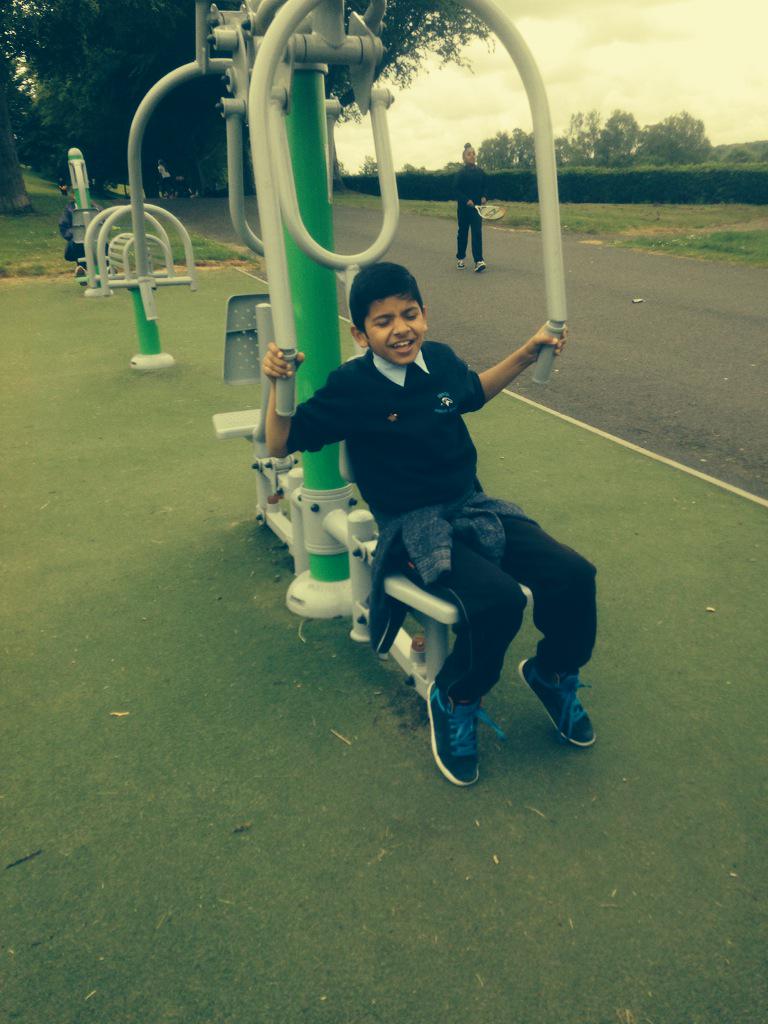 P5Ibrox's tweet photo. P5's working up a sweat at Bellahouston park #keeping active #60minseachday http://t.co/p3IpbgdloT