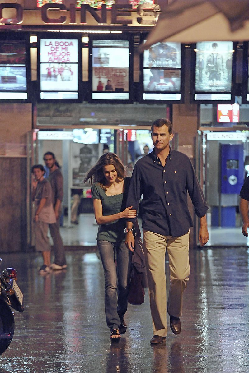 Vgomot's tweet photo. “@elmundoes: La reina Letizia, bien valorada por el 62.2 % de los españoles http://t.co/W8BJOxsrOW #Encuesta http://t.co/5oVnWeRrbL”