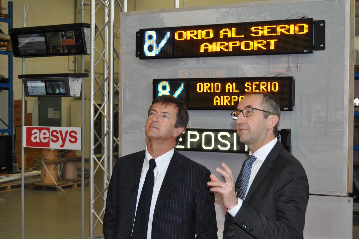 ComunediBergamo's tweet photo. @giorgio_gori in visita ad #aesys, l'azienda di #Seriate leader in #infomobilità. http://t.co/PBrT6stmh0