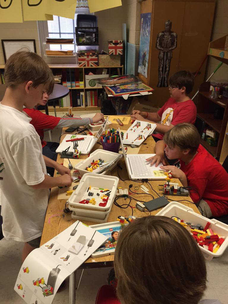 tlgregory1's tweet image. TPSD Summer Camps #legomyrobot #robotics #myrobotisbetterthanyours #summerlearning #summerfun @tupeloschools