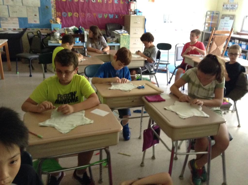 KolevsCorner's tweet photo. 5K is learning to sew by making pillows. Stay tuned for the finished products later this week! #stwps http://t.co/0ZLSzUG73p