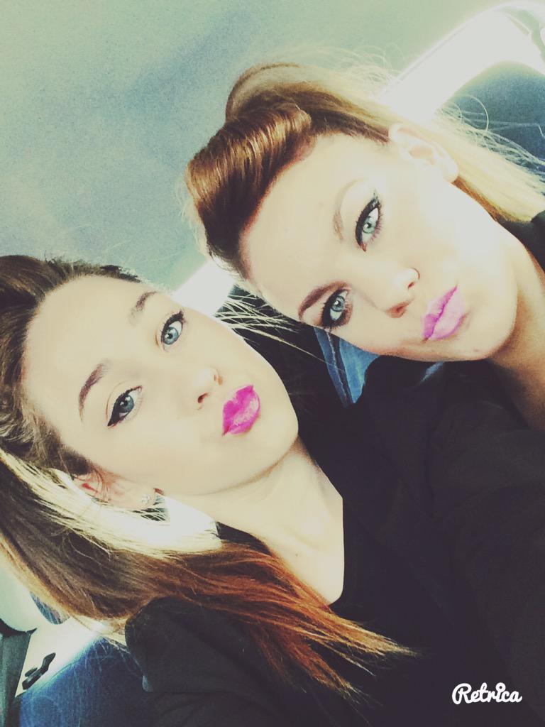 marialatorre9's tweet photo. Es muy tonta, pero es mi colega @7_judit 😜😜 http://t.co/tTd9tFn32s