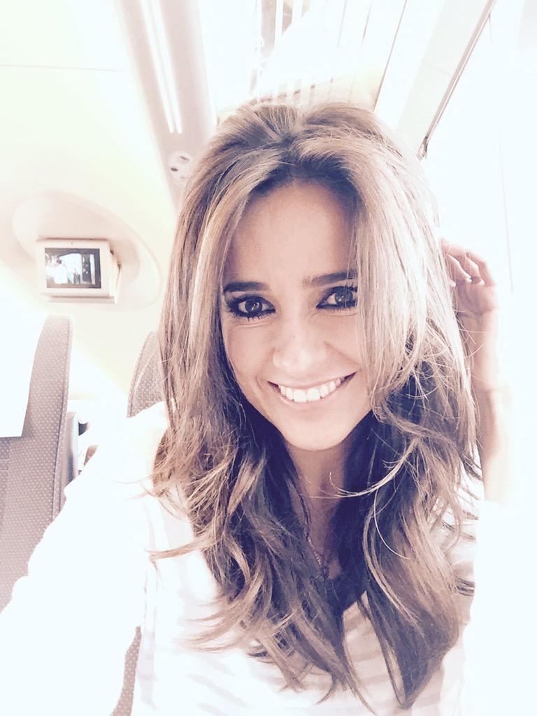 Selfie_Famous's tweet photo. Selfie de la bella y fantástica periodista y presentadora CARMEN ALCAYDE @carmenalcayde QUE ENCANTO DE MUJER!Gracias😘 http://t.co/ff2gM4Y3Aw