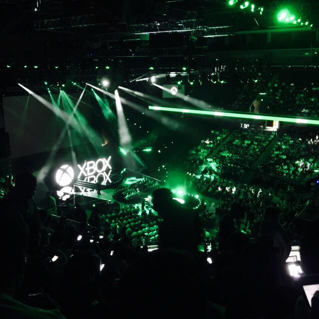 Joe_Sugg's tweet image. All ready and VERY excited with @xboxuk for #XboxE3 😁