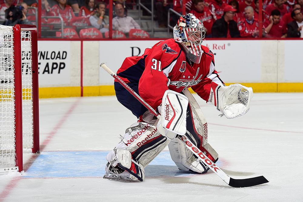 Capitals's tweet image. NEWS: #Caps Re-sign Philipp Grubauer to a 2-year, one-way contract. RT to congratulate Grubi! capitalstoday.monumentalnetwork.com/2015/06/15/cap…