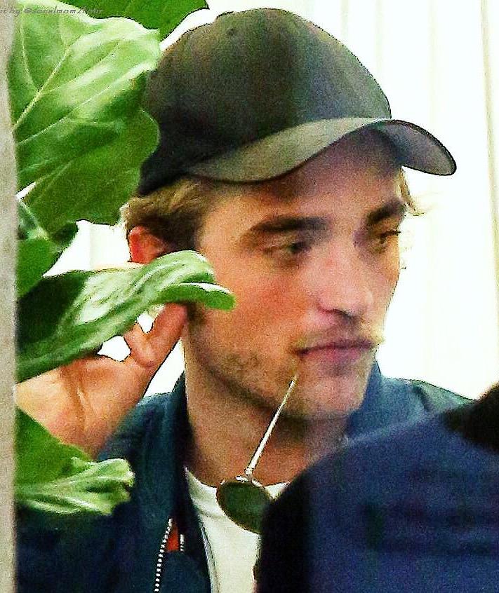 socalmom2four's tweet photo. #ParisRob β€οΈ http://t.co/qW1M78fM51