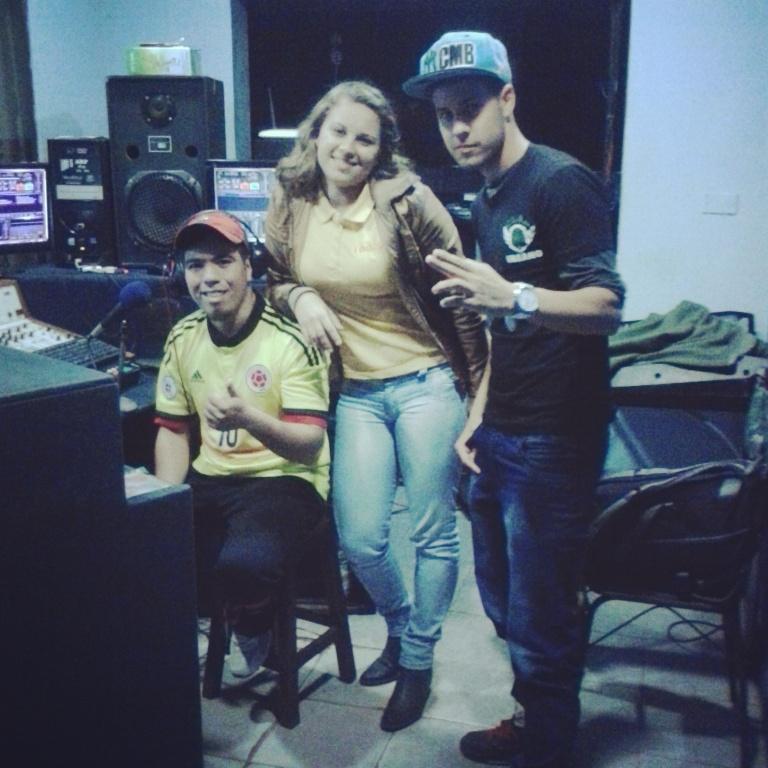 ElMasivoPy's tweet photo. Trabajando en la promo del tema En la 100.5 ARP
 MI DESEO 

EL MASIVO http://t.co/DX9dySi6GL
