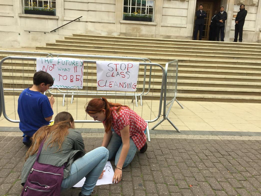 CODEDGEOMETRY's tweet photo. Victory against class cleansing! @Hackney_renters:#Notfinewithus #ReclaimHackney http://t.co/HYOmv3l4vD