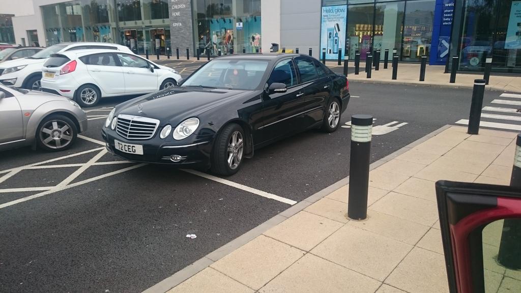 cold758's tweet image. Great parking on some people. Kids space at boots in Warrington