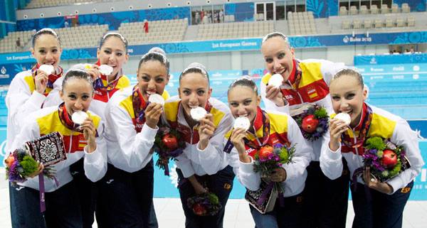 Las chicas de la sincro se bañan en plata en #Baku2015 ow.ly/OlJKM  ¡Felicidades!
