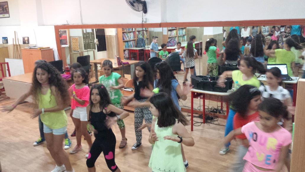 EliteBeyrouth's tweet photo. Spectacle de Zumba. Quel talent !! Un vrai moment de bonheur pour petits et grands ... Un grand merci à coach Shark http://t.co/A6PYxtVtYe