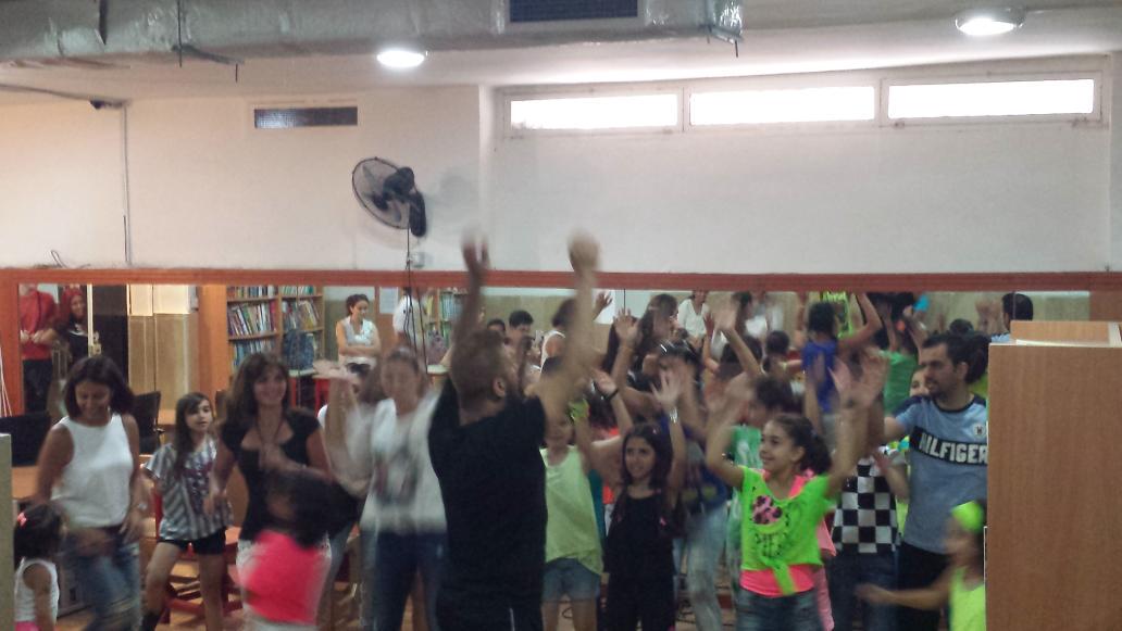 EliteBeyrouth's tweet photo. Spectacle de Zumba. Quel talent !! Un vrai moment de bonheur pour petits et grands ... Un grand merci à coach Shark http://t.co/A6PYxtVtYe