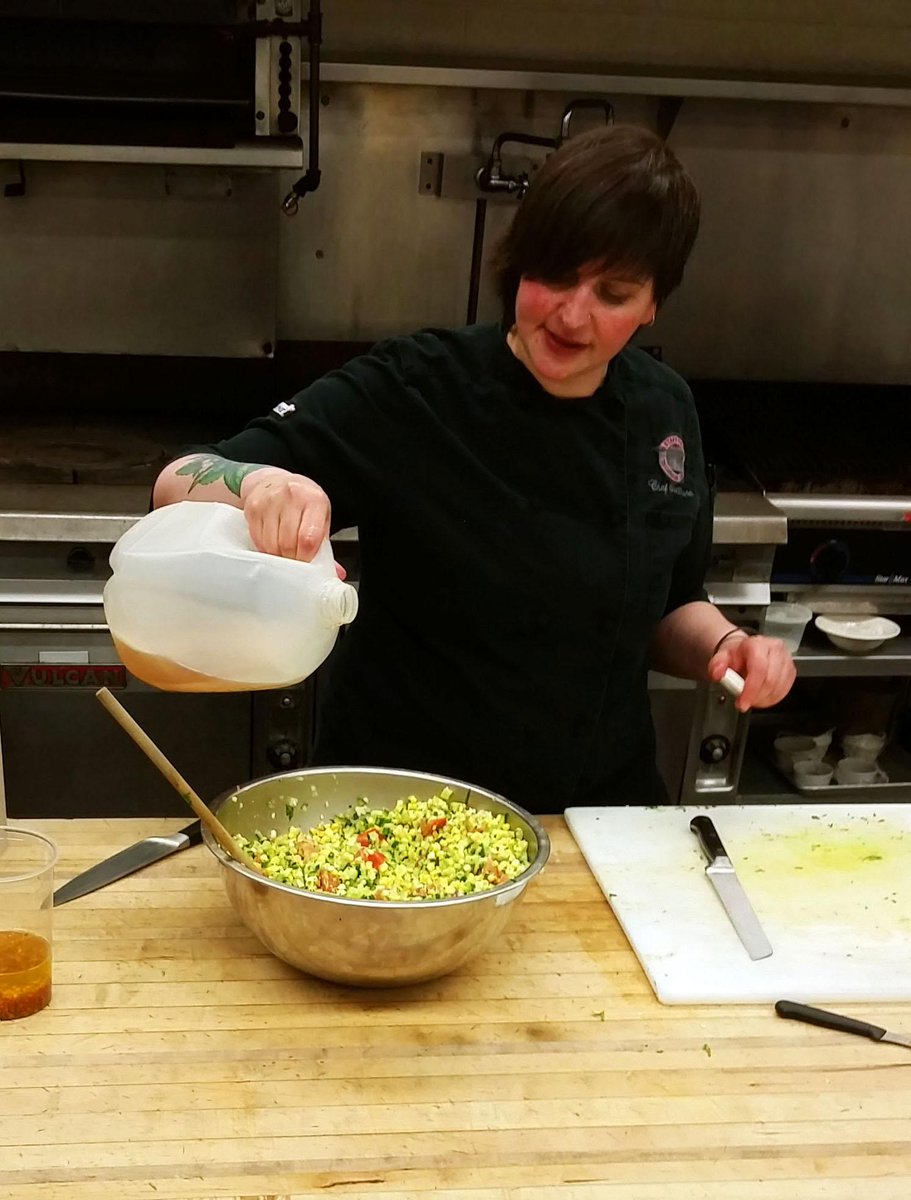 RutlandFarmFood's tweet image. We had a great time @ the knife skills workshop this weekend w/Chef Lisa &amp;amp; #EverydayChef! @sweetcheflisa #localfood