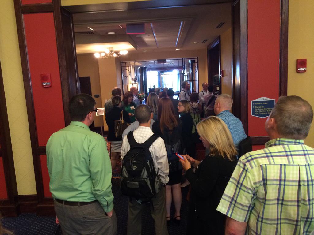 DarrylHuger's tweet photo. Elevator line @raycomsummit15 http://t.co/h1QePHxqUg