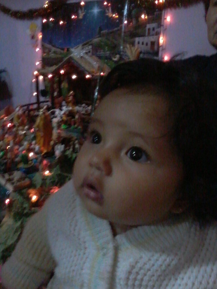 cieloanahi7's tweet photo. mi hermanita q linda q hermosa es muy traviesa http://t.co/KayIrYGgQn