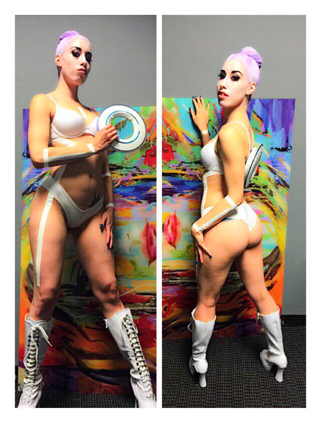 Valvampyre's tweet photo. #latepost from this past Saturday @fetishfactory #FFCosKink2015 #COSPLAY #Tron http://t.co/iJ05atnDeA