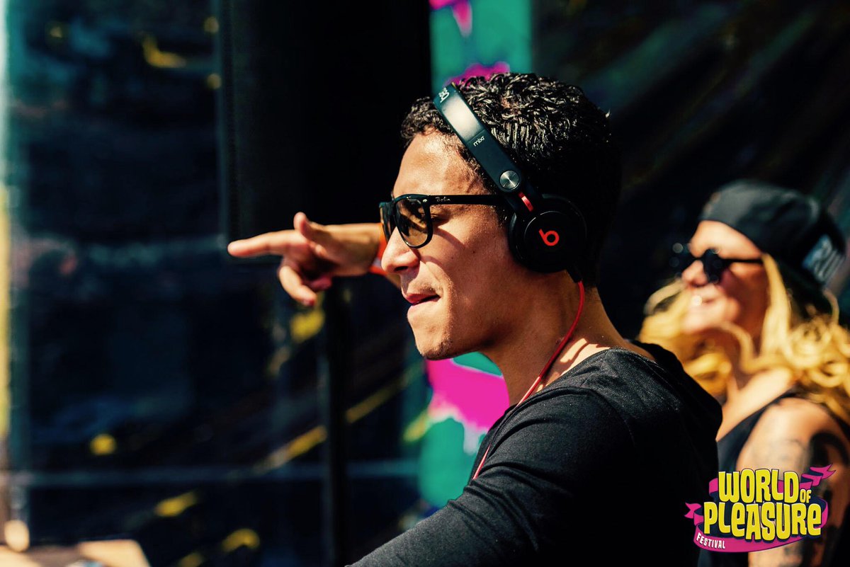 joeydalemusic's tweet image. Caught in the moment. 😎