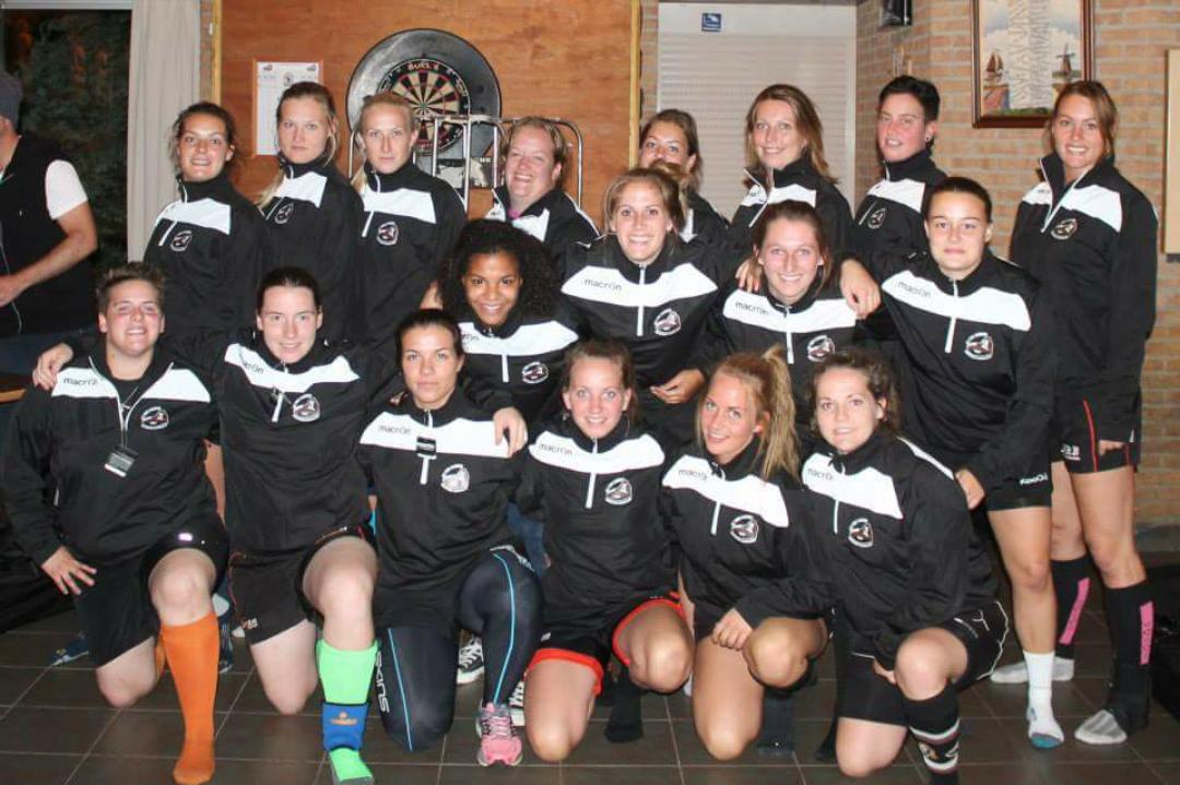 Bassets dames zoeken hoofdcoach! Ben jij geïnteresseerd? mail dan naar kellyvanharskamp@hotmail.nl <a href="/rugbynieuws/">rugbynieuws</a>